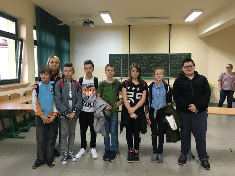 „Nauczanie fizyki przez pokazy doświadczalne”