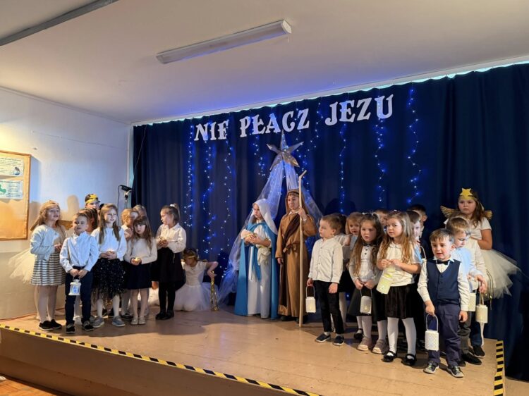 Zajęcia teatralne realizowane w ramach projektu „Spotkania przyjaciół – edukacja przedszkolna w Gminie Limanowa”