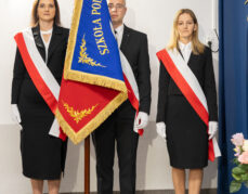 UROCZYSTOŚĆ NADANIA SZTANDARU SZKOLE.