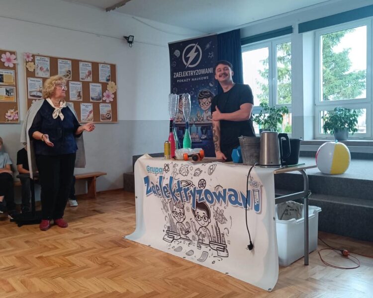 Pokaz fizyczno-chemiczny „Zaelektryzowani”